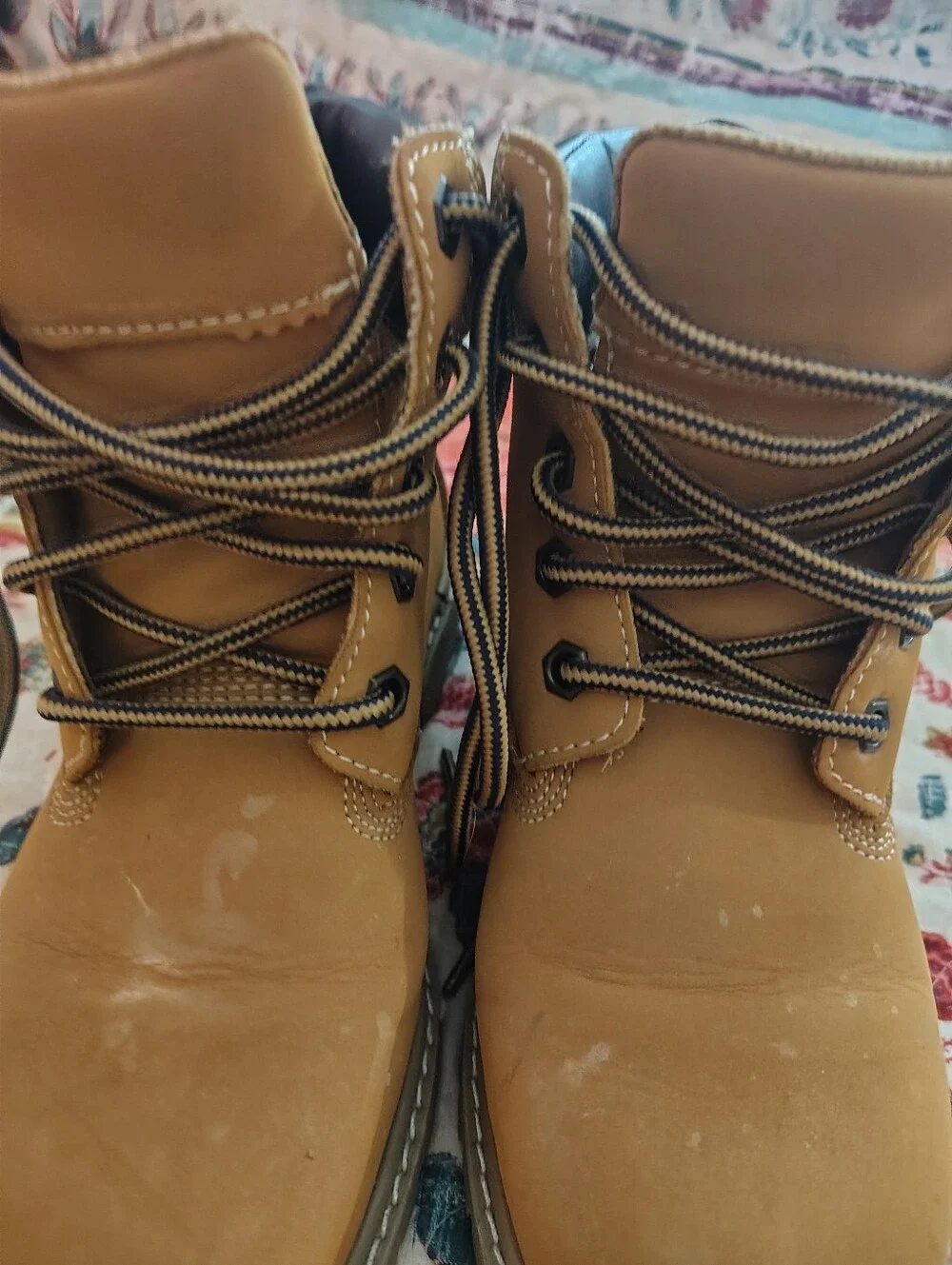 Target Boys Worker 11-7 Wheat Ankle Lace Up Work Boots Size 4M Tan, Like New